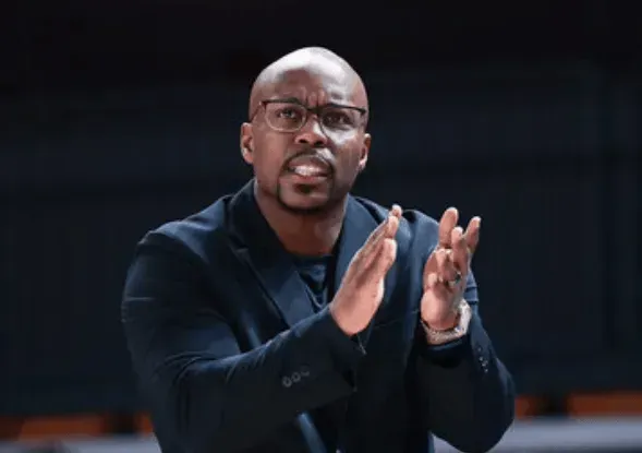 V体育官网-米切尔：徐昕&amp;amp;李祥波&amp;amp;郭艾伦等人受伤，潜力赛甚至凑不到人